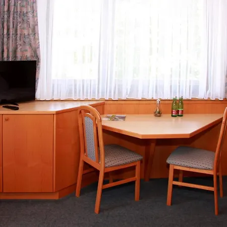 Kirchenwirt Otel Sankt Aegidi