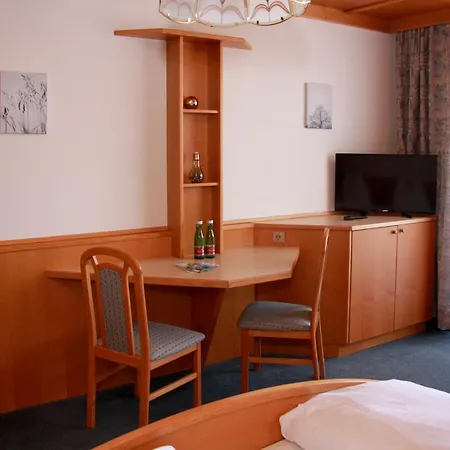 Kirchenwirt Szálloda 3*